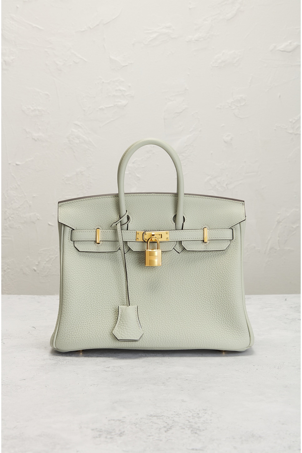 Pre-owned Hermes Birkin 25 Togo Handbag In Gris Neve