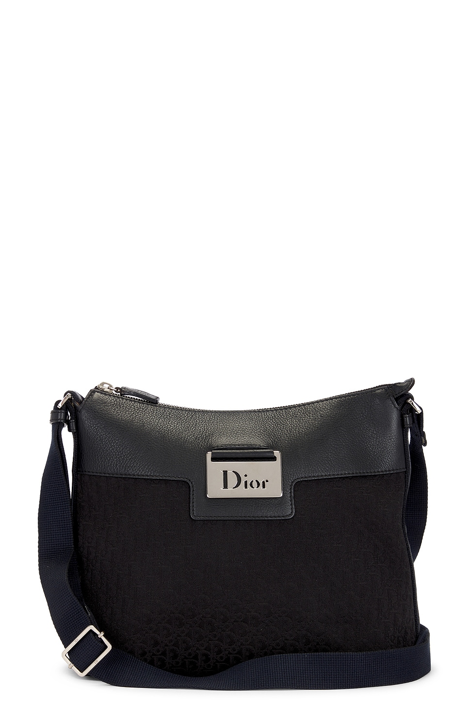 Street Chic Messenger Bag in Black