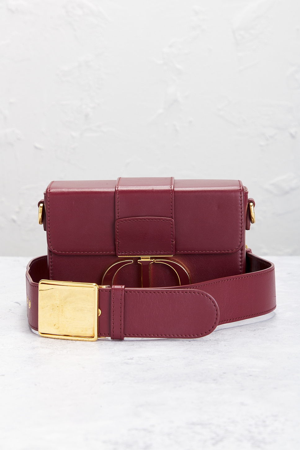 Shop Dior 30 Montaigne Shoulder Bag In Burgundy