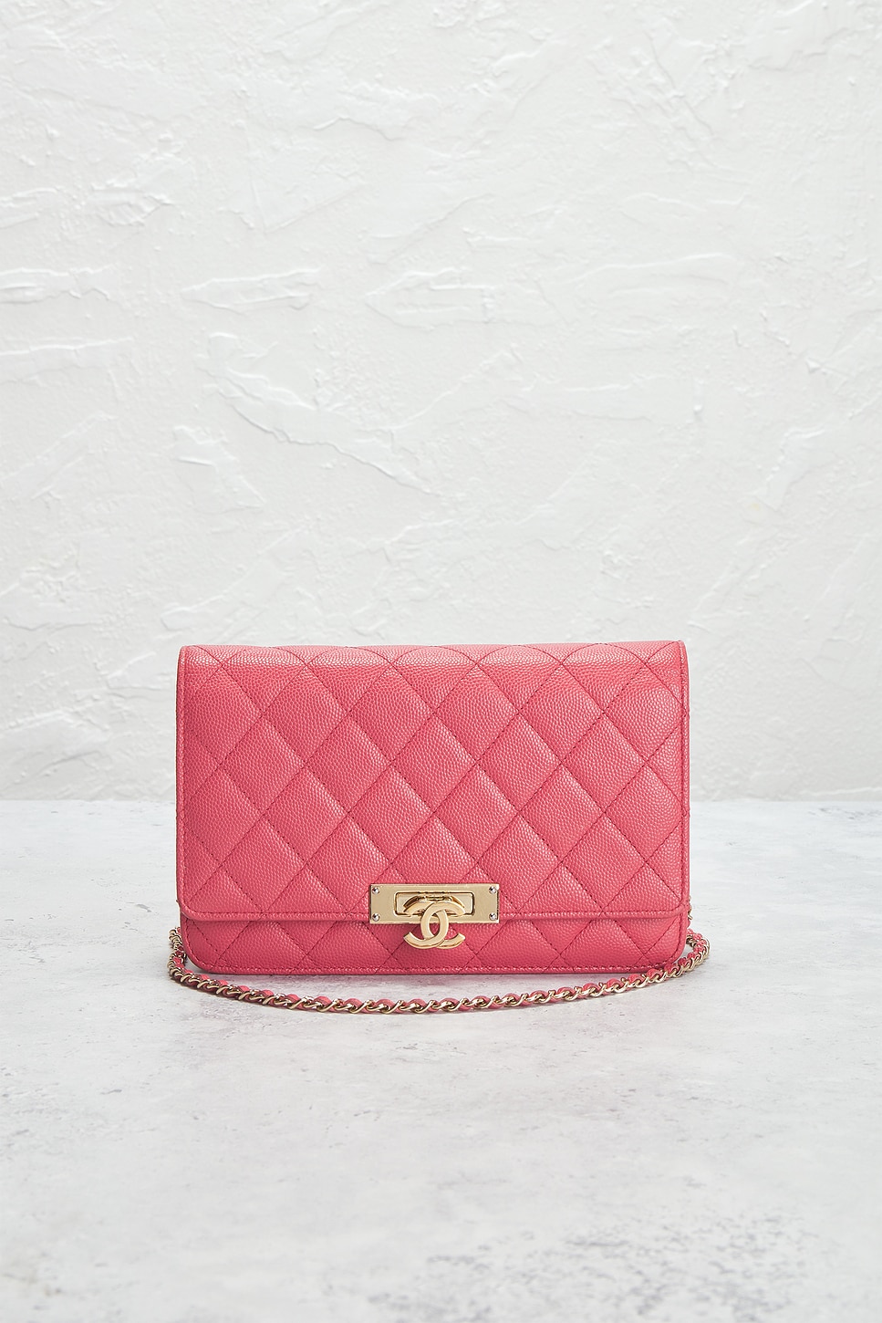 Pre-owned Chanel Caviar Golden Class Wallet On Chain In Pink