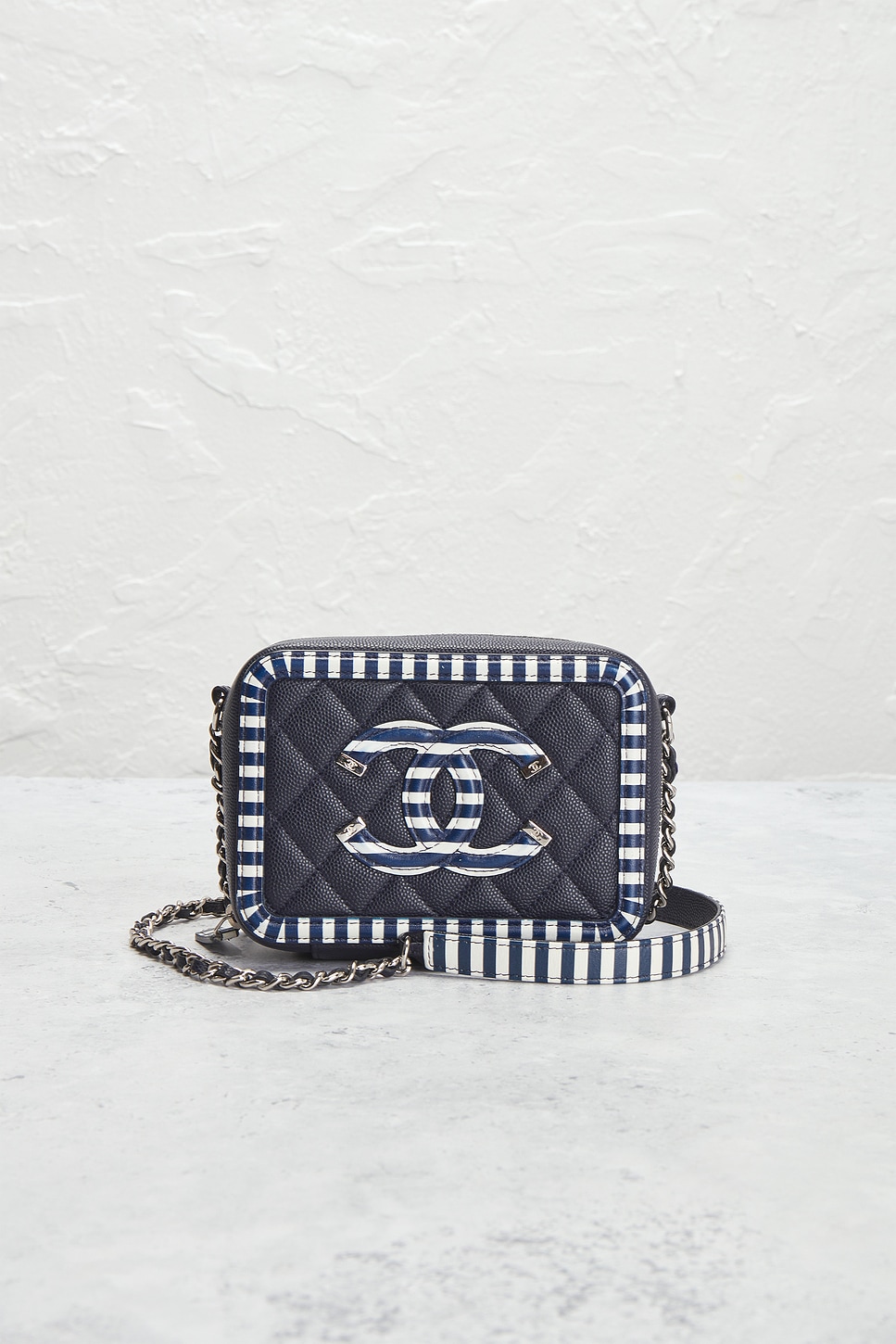 Pre-owned Chanel Caviar Mini Filigree Vanity Case In Blue