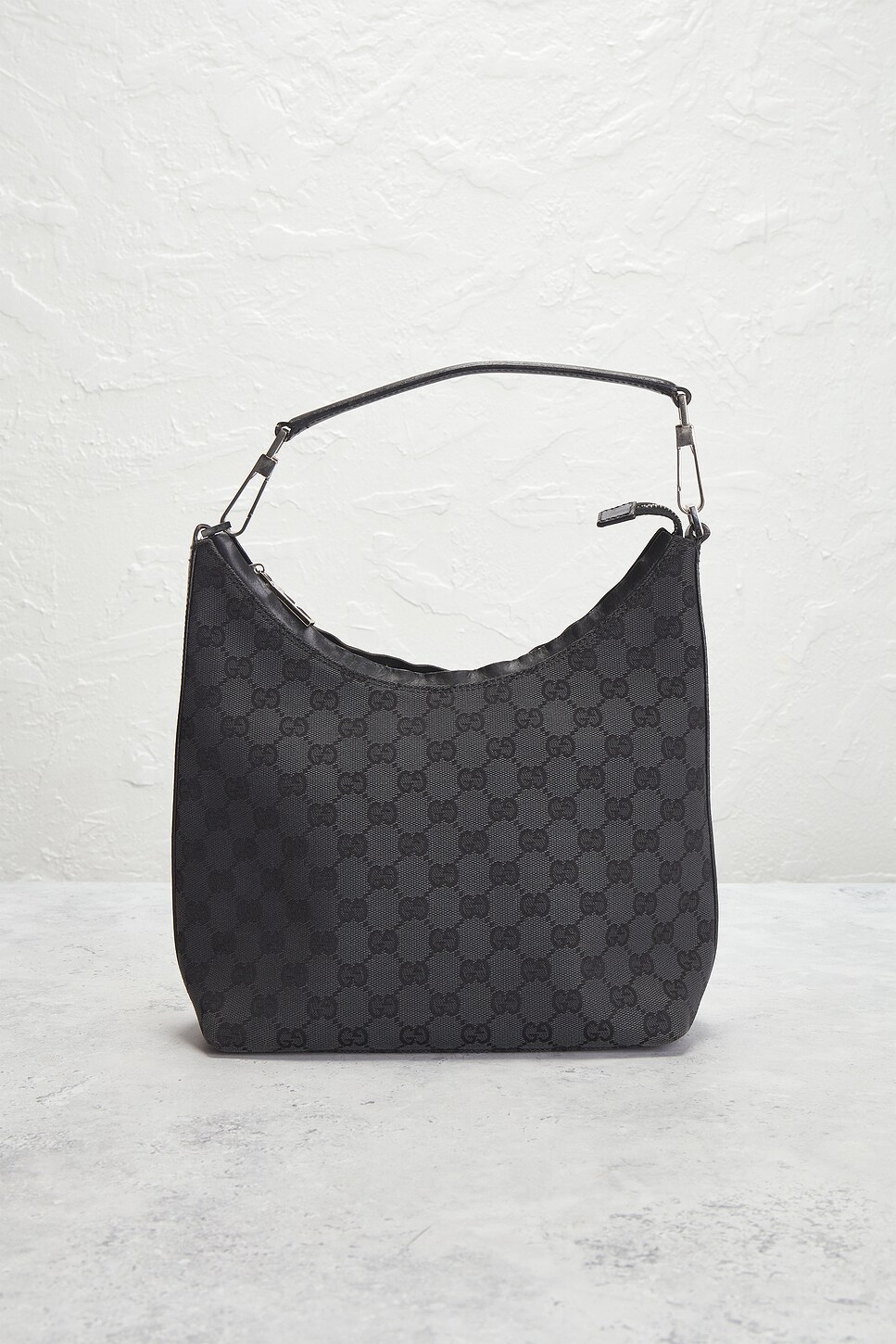 Pre-owned Gucci Gg Clasp Hobo Bag In Black
