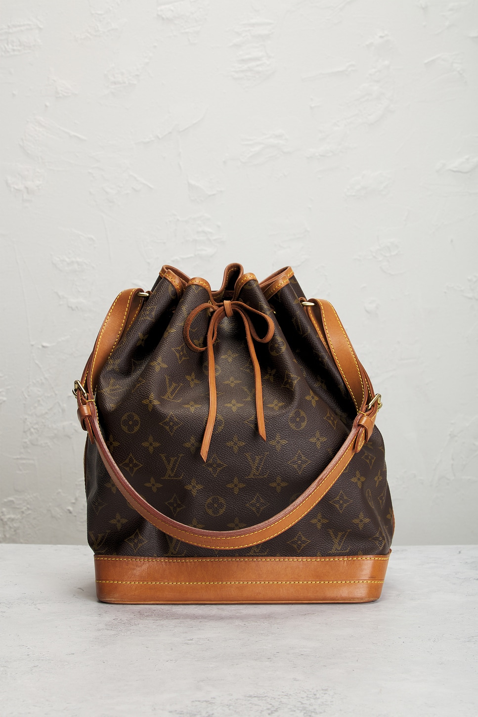 Pre-owned Louis Vuitton Monogram Noe Bucket Bag In Brown