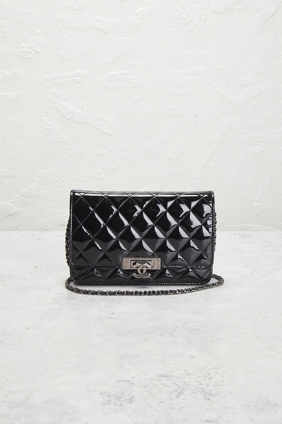 Pre-owned Chanel Calfskin Wallet On Chain In Black
