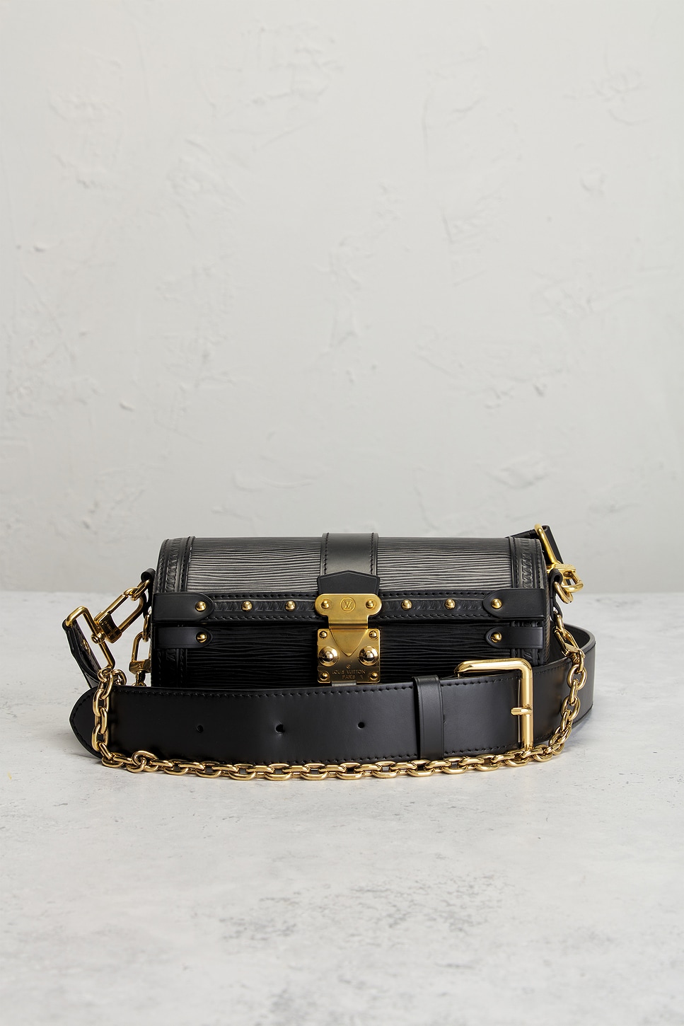 Pre-owned Louis Vuitton Epi Papillon Trunk Shoulder Bag In Black