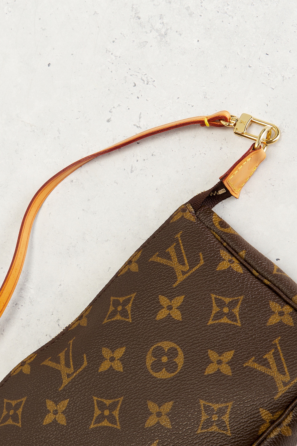 louis vuitton Louis Vuitton Monogram Pochette Accessoires Shoulder Bag | Thumbnail 7
