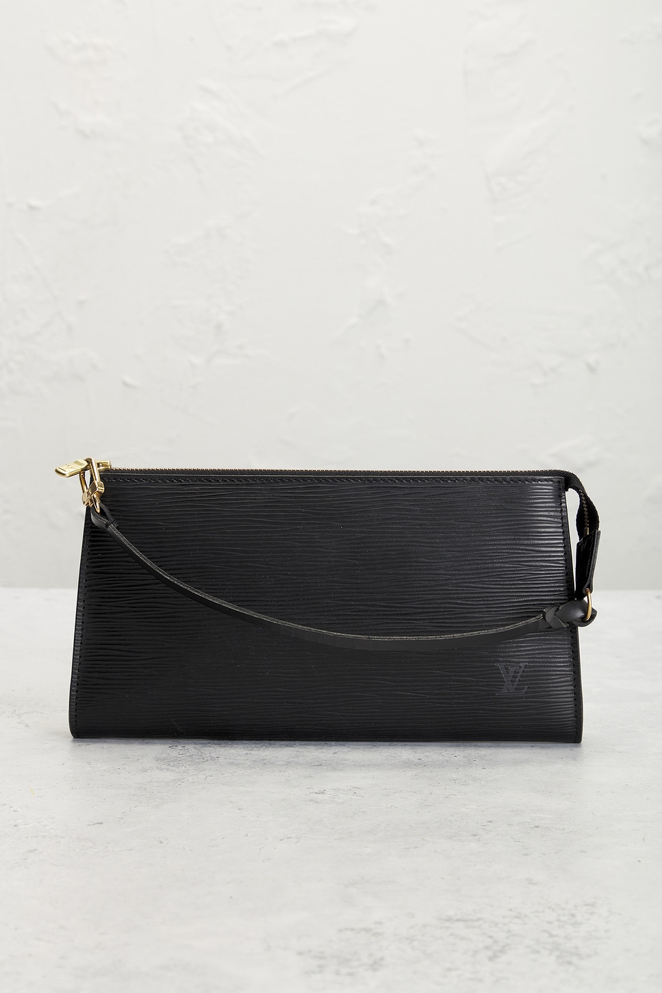 FWRD Renew Louis Vuitton Epi Pochette Accessoires 24 Shoulder Bag | Thumbnail 10