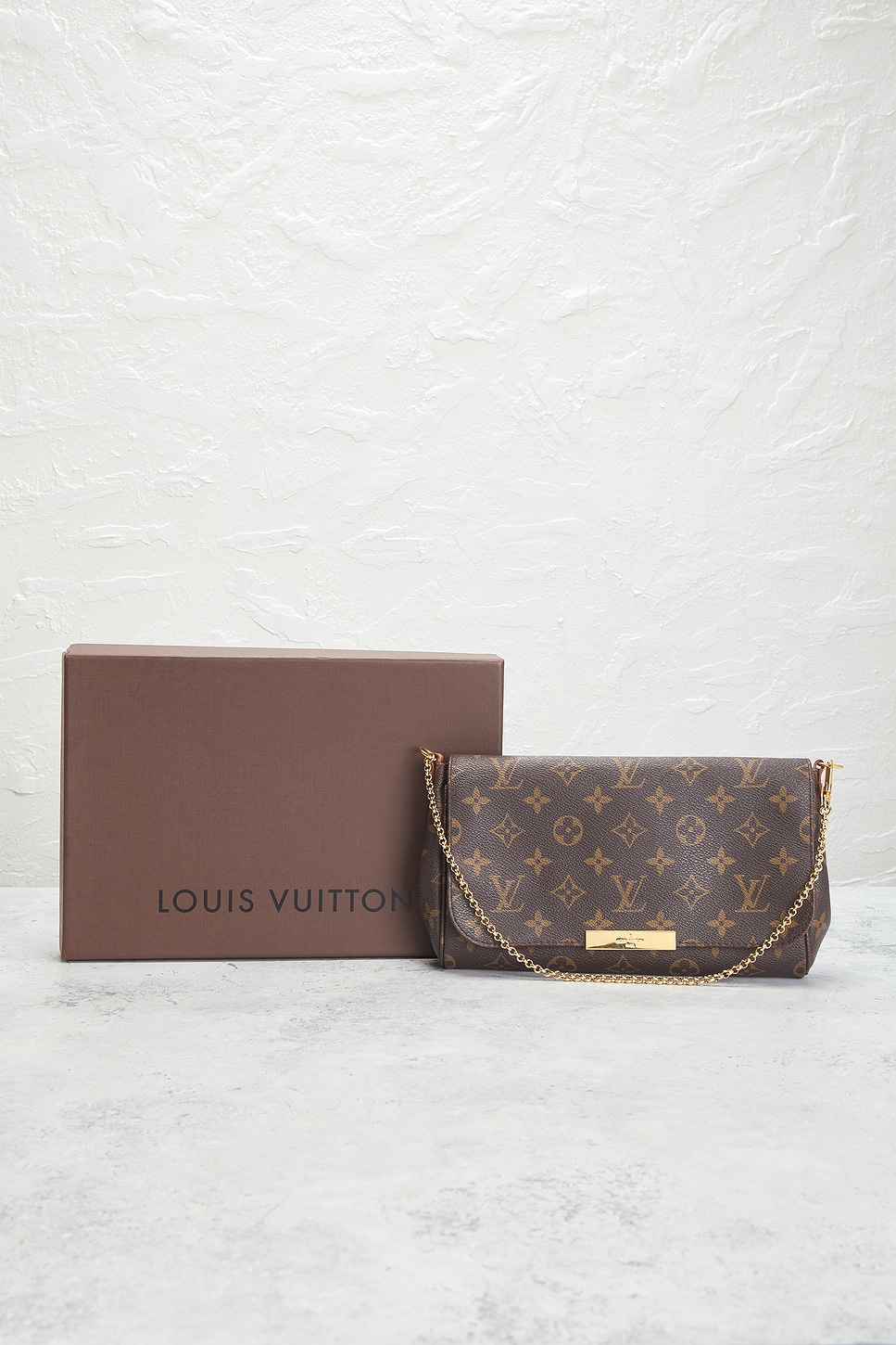 FWRD Renew Louis Vuitton Monogram Favorite MM Shoulder Bag | Thumbnail 10 FWRD Renew Louis Vuitton Monogram Favorite MM Shoulder Bag | Thumbnail 10