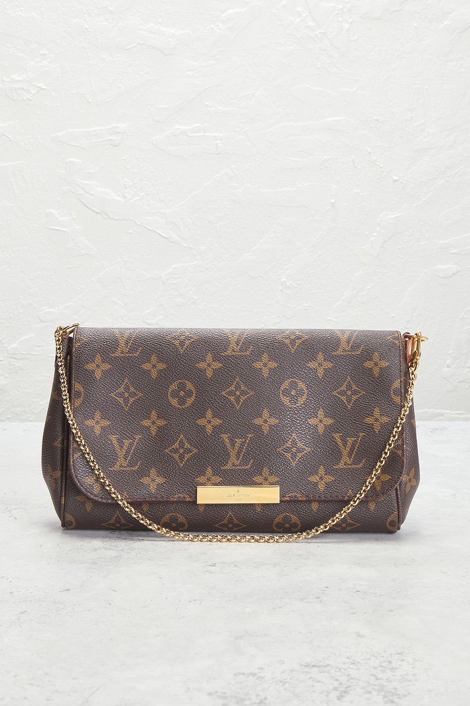 FWRD Renew Louis Vuitton Monogram Favorite MM Shoulder Bag | Thumbnail 2 FWRD Renew Louis Vuitton Monogram Favorite MM Shoulder Bag | Thumbnail 2