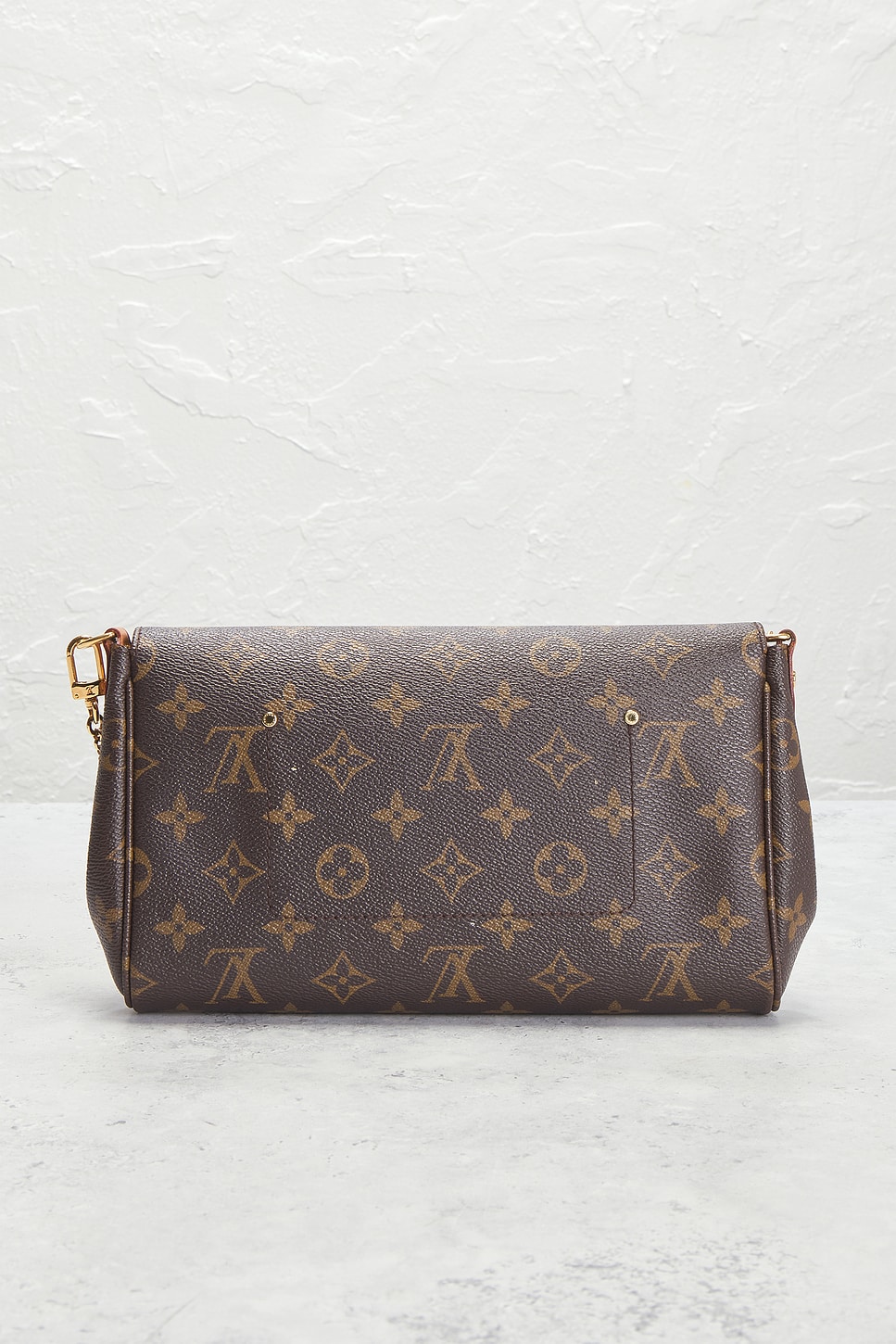 FWRD Renew Louis Vuitton Monogram Favorite MM Shoulder Bag | Thumbnail 3 FWRD Renew Louis Vuitton Monogram Favorite MM Shoulder Bag | Thumbnail 3