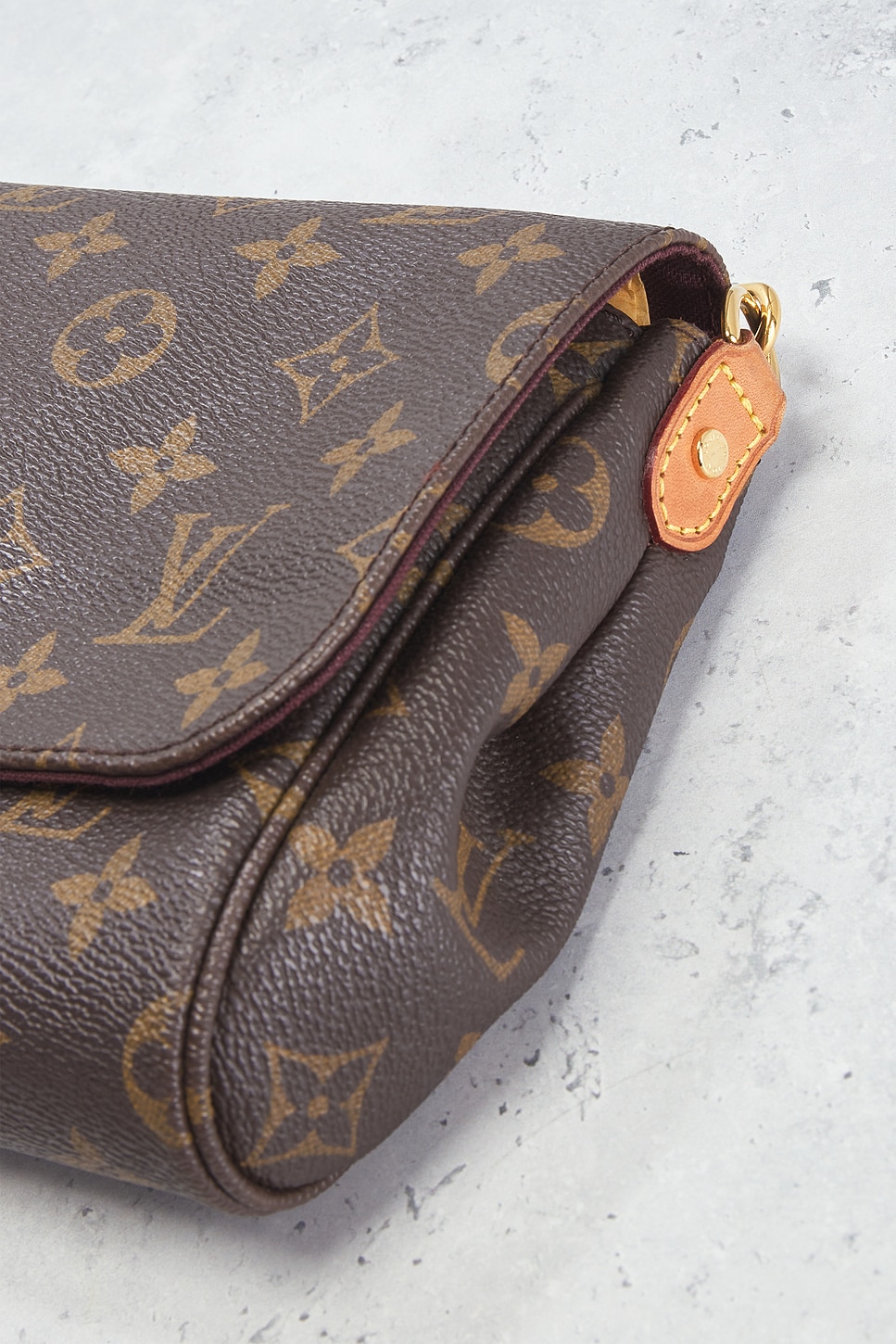 FWRD Renew Louis Vuitton Monogram Favorite MM Shoulder Bag | Thumbnail 7 FWRD Renew Louis Vuitton Monogram Favorite MM Shoulder Bag | Thumbnail 7