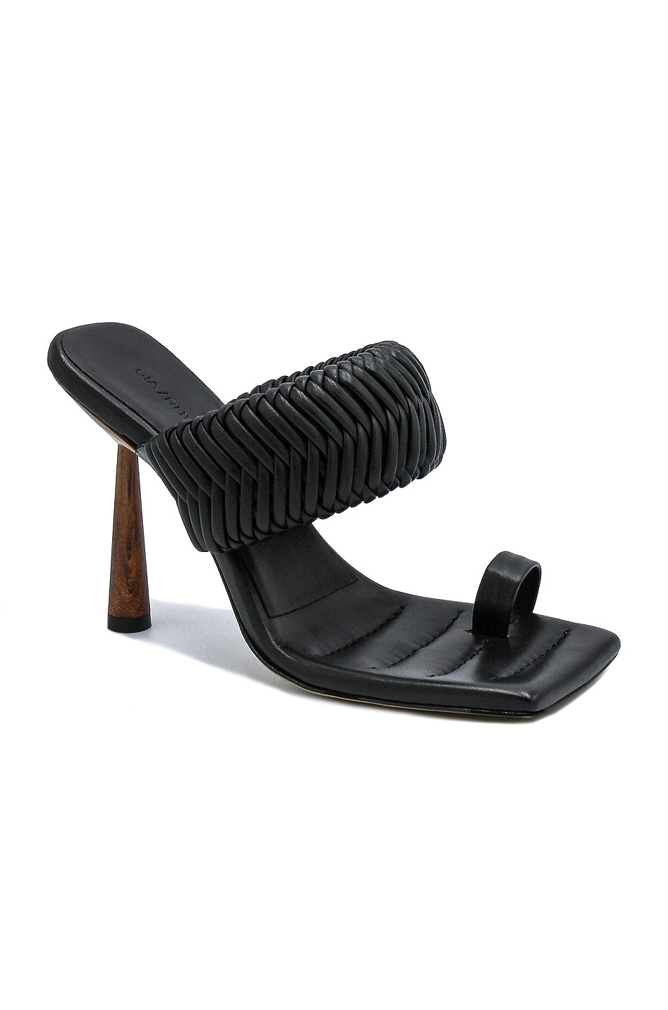 gia rhw toe ring mule