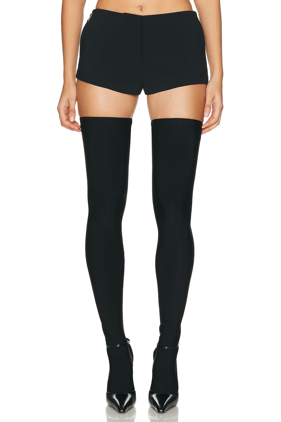 Haelo Brace Waist Tailored Shorts In Black