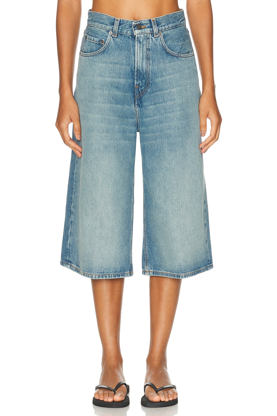 Belle Short in Blue