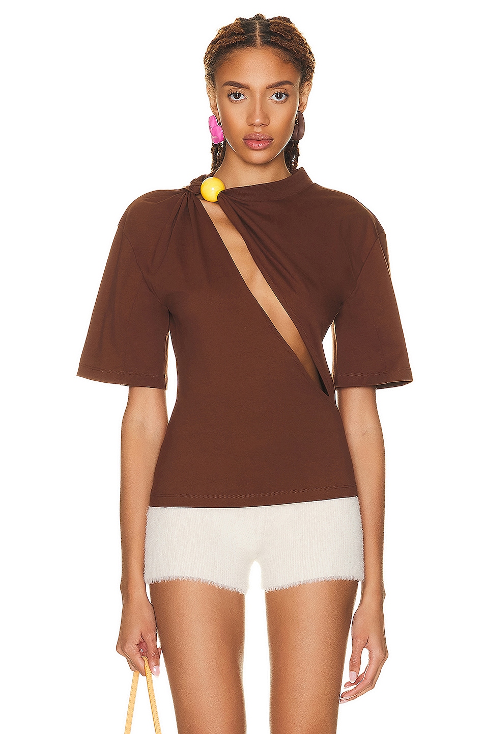 Image 1 of JACQUEMUS Le T-shirt Perola in Brown
