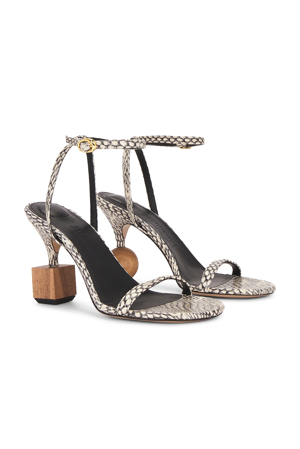 Image 1 of JACQUEMUS Les Sandales Bisou in Beige