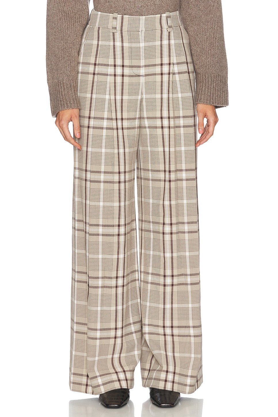 Leroy Pleated Wide Leg Pant in Taupe