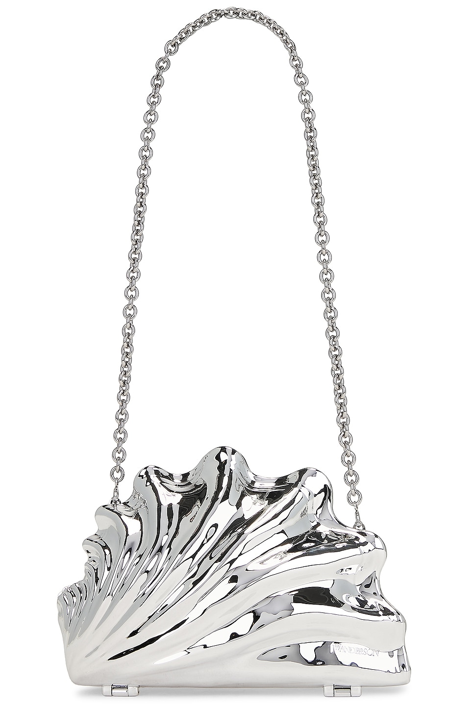 Shell Clutch in Metallic Silver