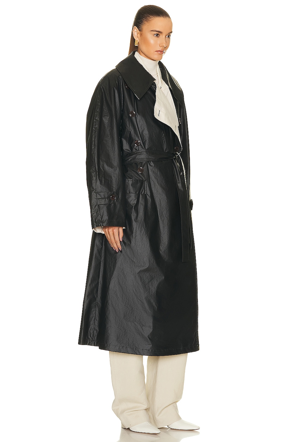 Trench-Coat Lenore