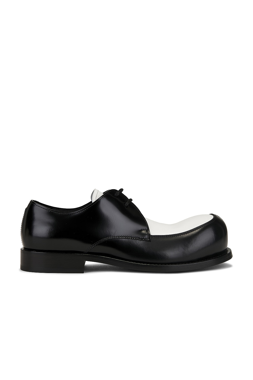 Laced Shoe in Black