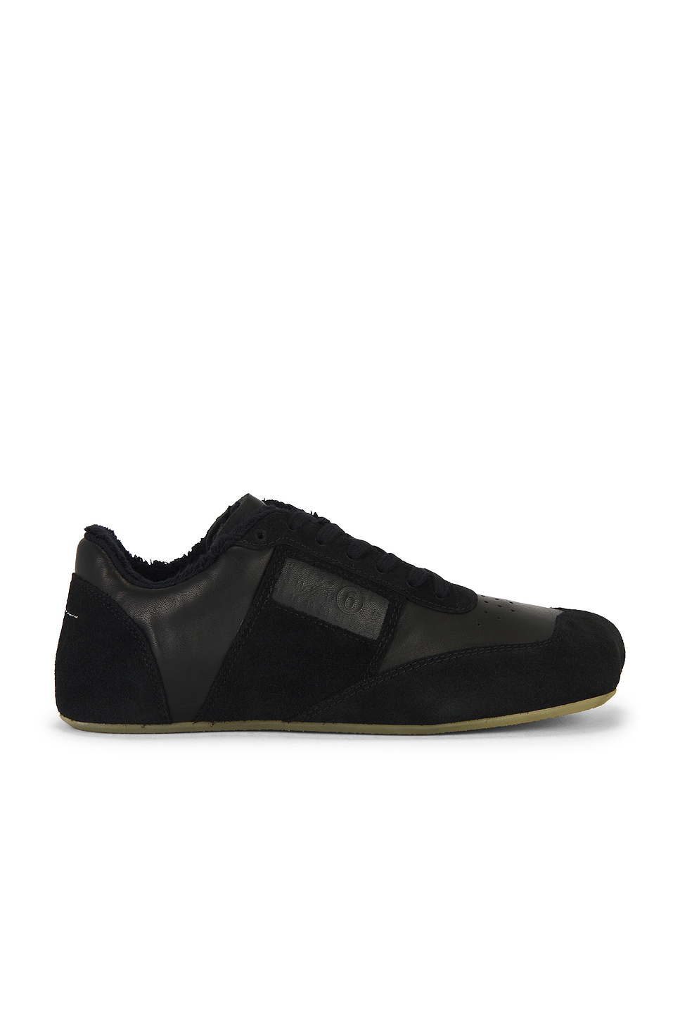 Sneakers in Black