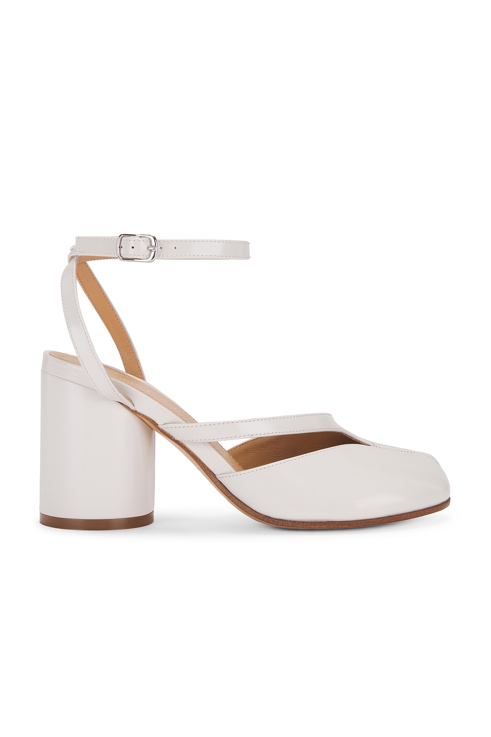 Tabi Pump in White