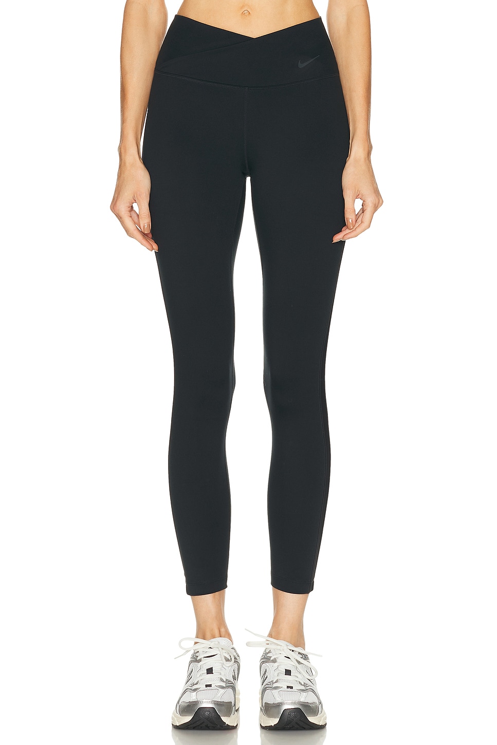 Nike High Waisted 7/8 Legging In Black