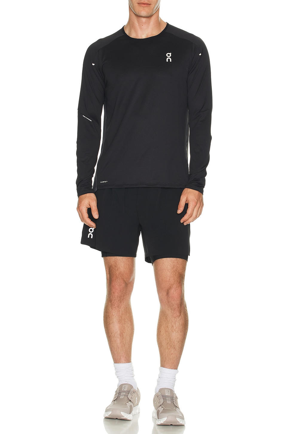 Image 1 of On Performance Long-T in Black & Eclipse