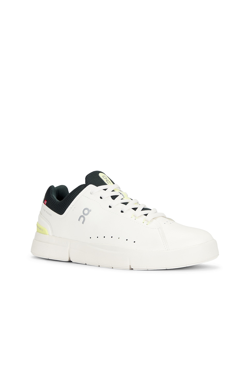 On The Roger Advantage Tennis Sneaker In Ivory & Evergreen