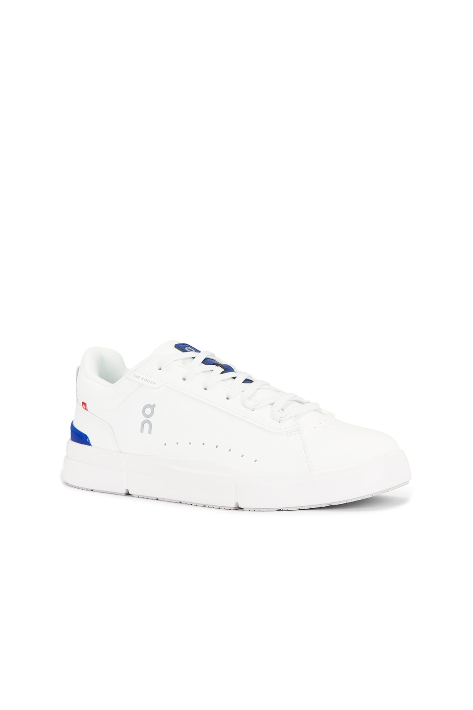 On The Roger Advantage Tennis Shoe In White