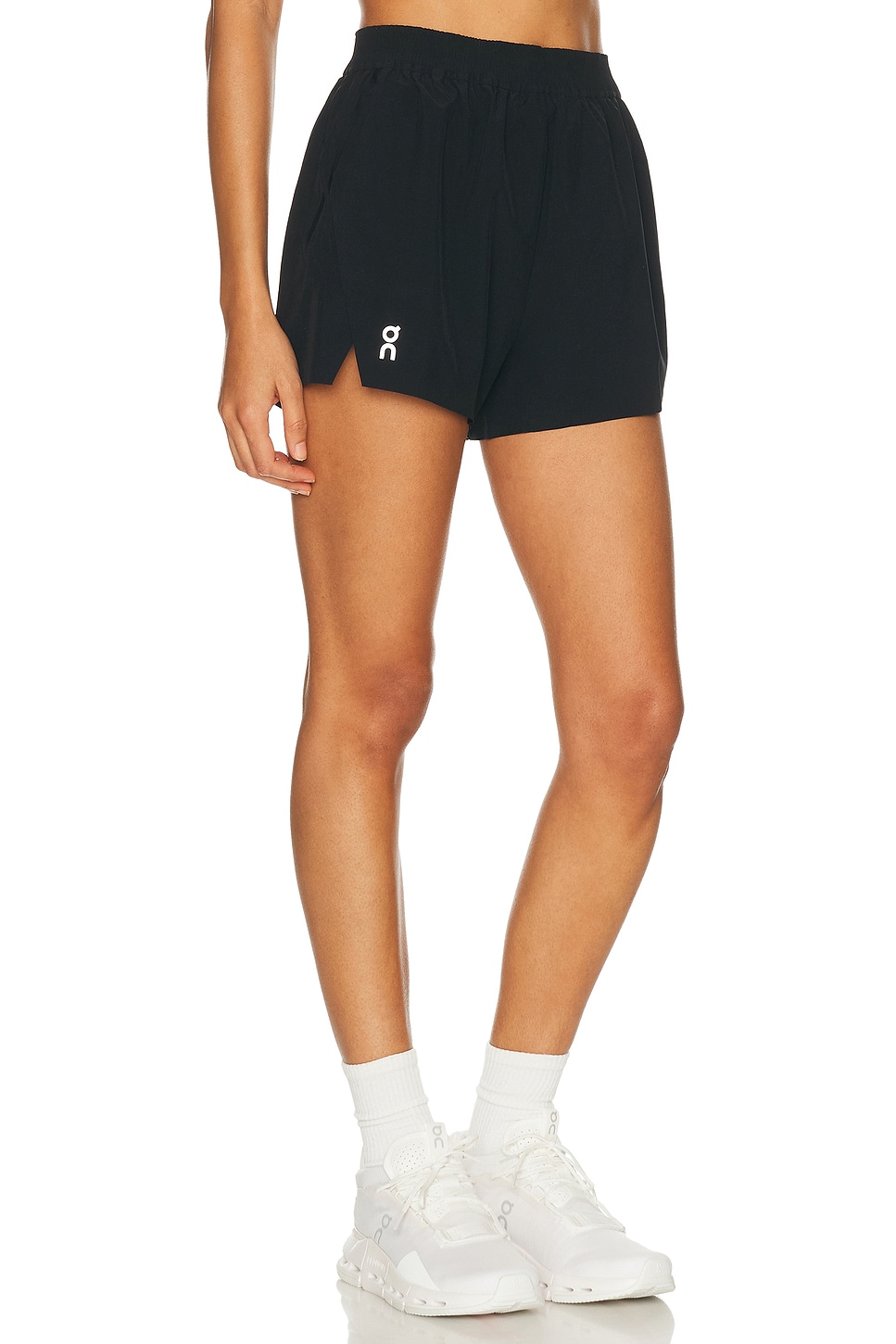 ON - Train Shorts | Plush
