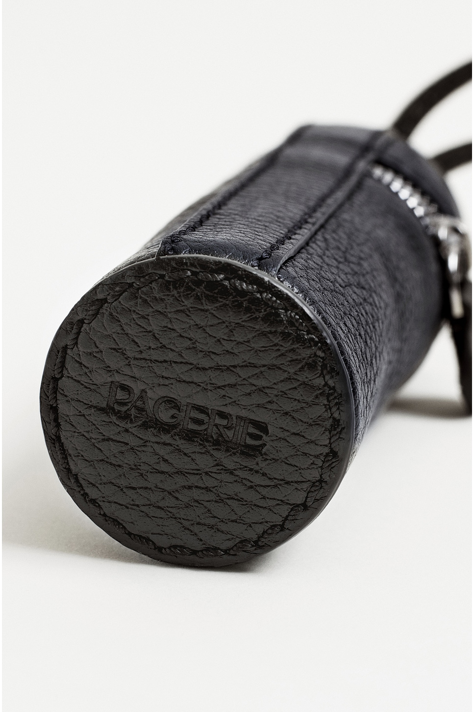 Pagerie The Pochette Bag In Noir