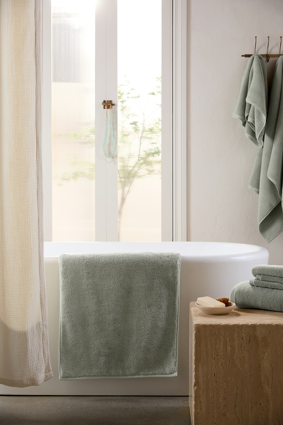 Parachute Premium Plush Hand Towel In Green