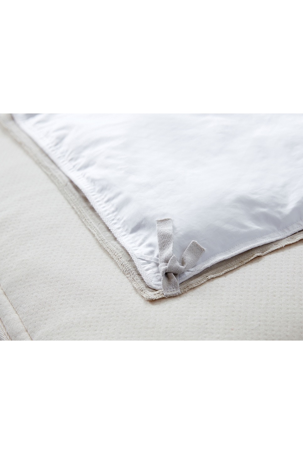 Parachute Midweight Down Duvet Insert In N,a