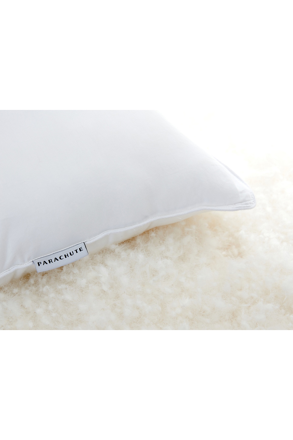 Parachute Medium Down Pillow In N,a