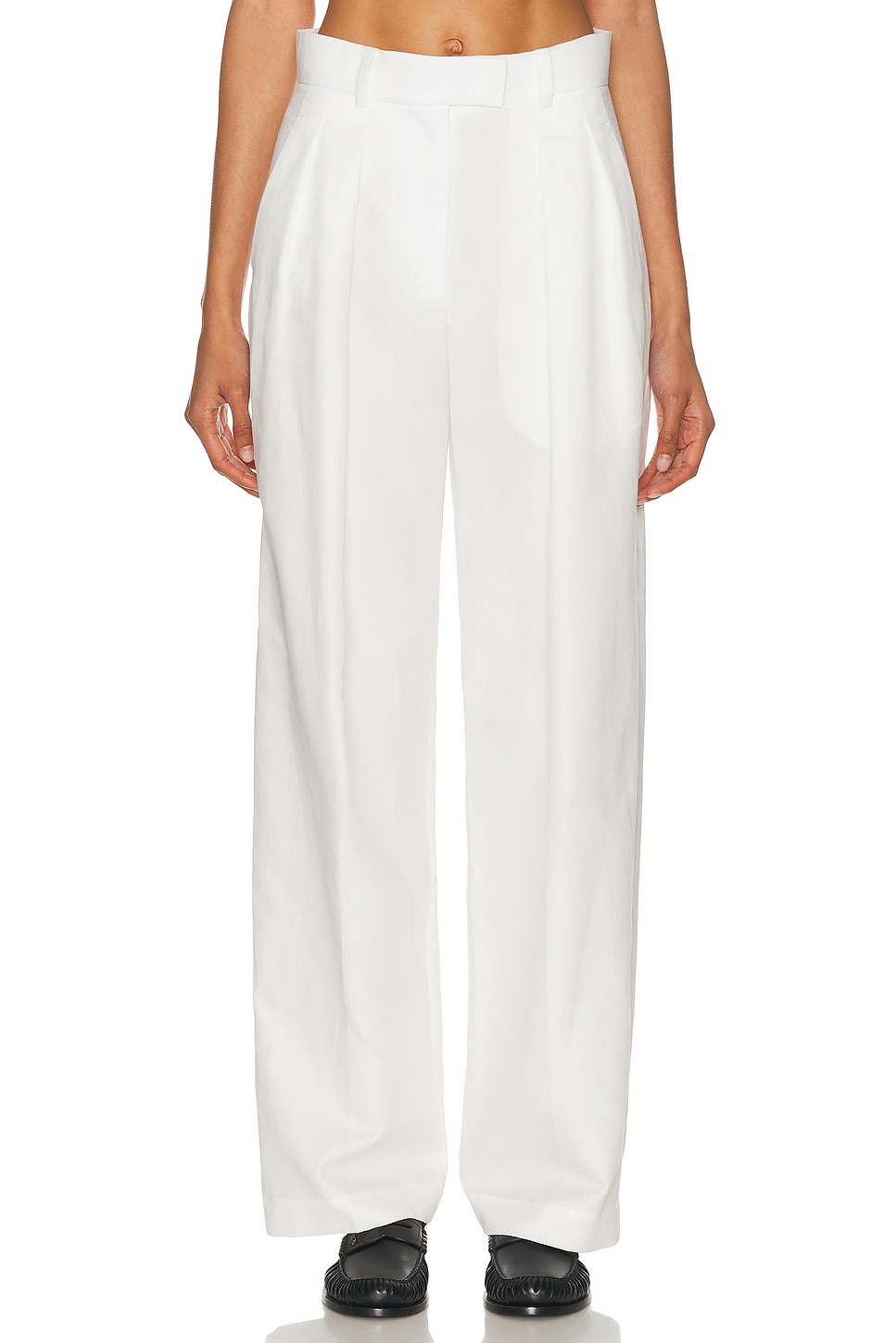 RENGGLI COTTON PLEATED TROUSER 