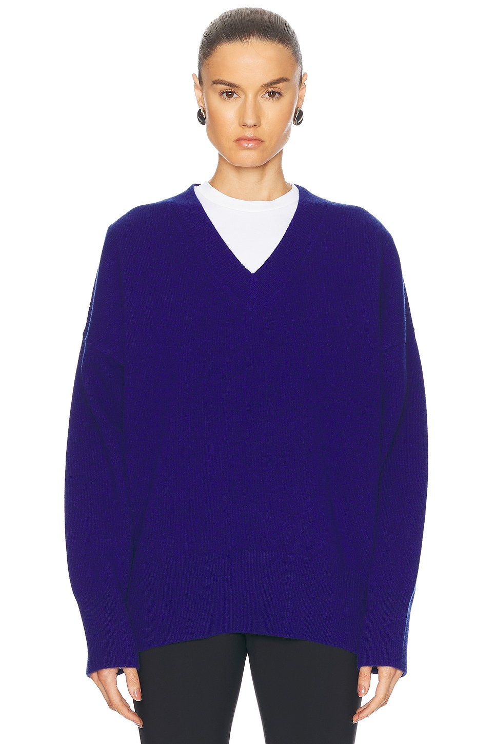 Compact Knitted V-Neck Jumper in Blue