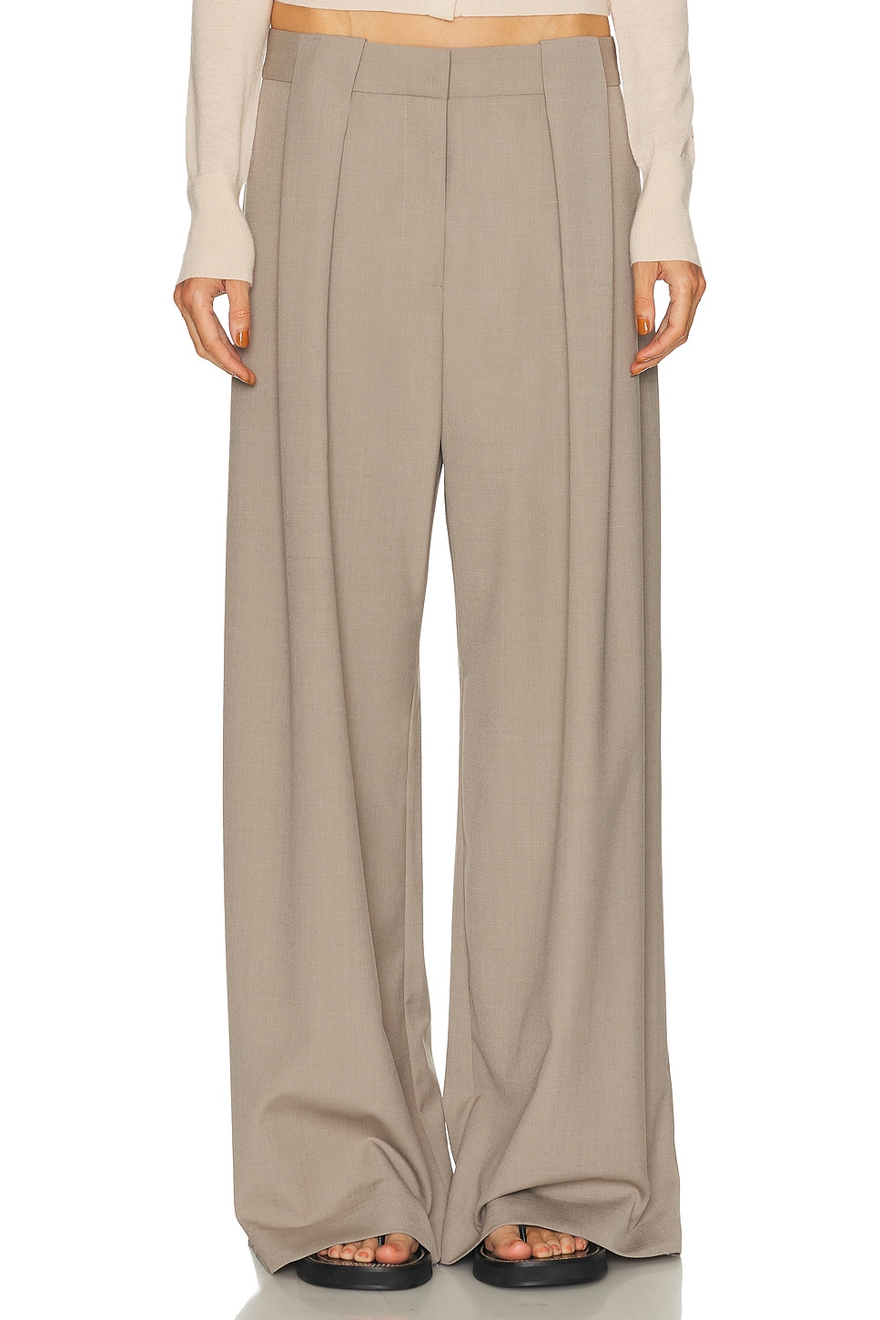 St Agni Pleat Loop Pant In Neutral
