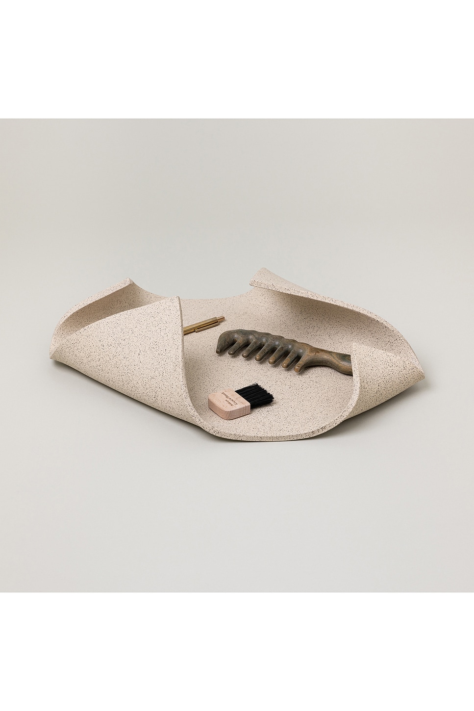 Sin Cocoon Tray In Neutral