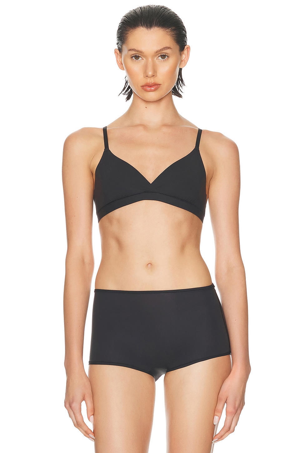 Fits Everybody Crossover Bralette in Black