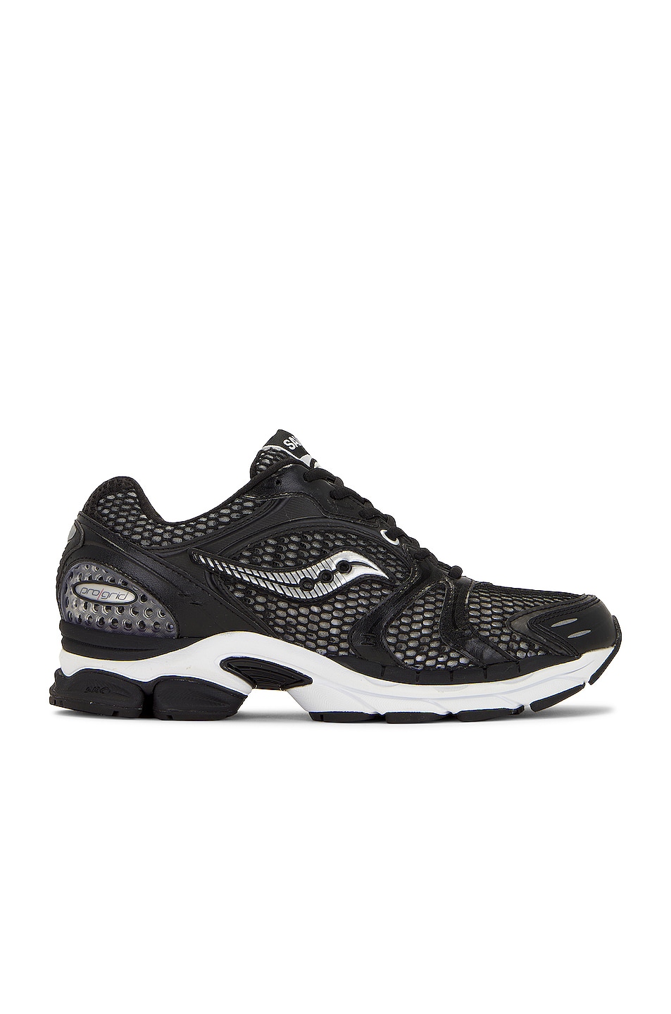 Saucony Progrid Triumph 4 in Black | FWRD