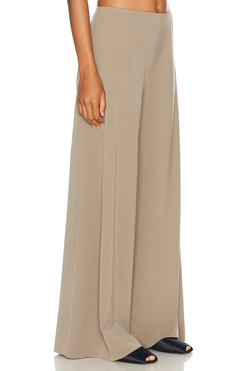 Shop The Row Dela Pant In Grey Taupe