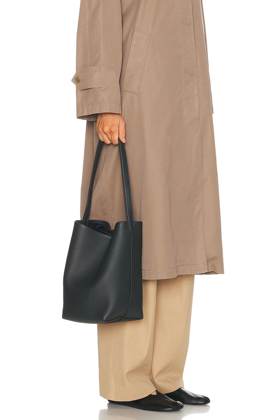 The Row Medium N/s Park Tote In Green