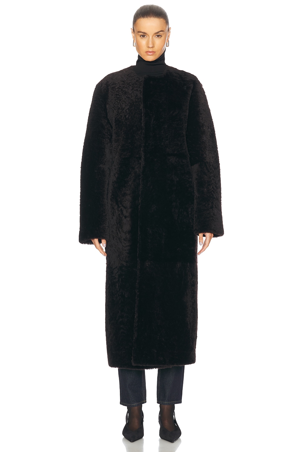 Totême Soft Shearling Coat In Bark