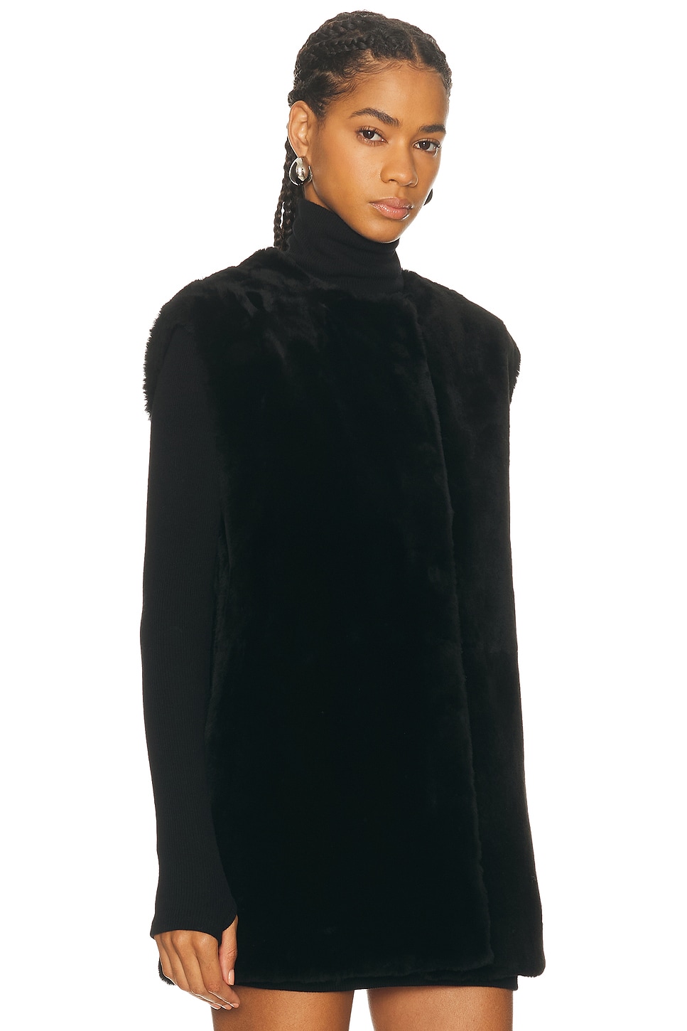 Totême Plush Shearling Vest In Black