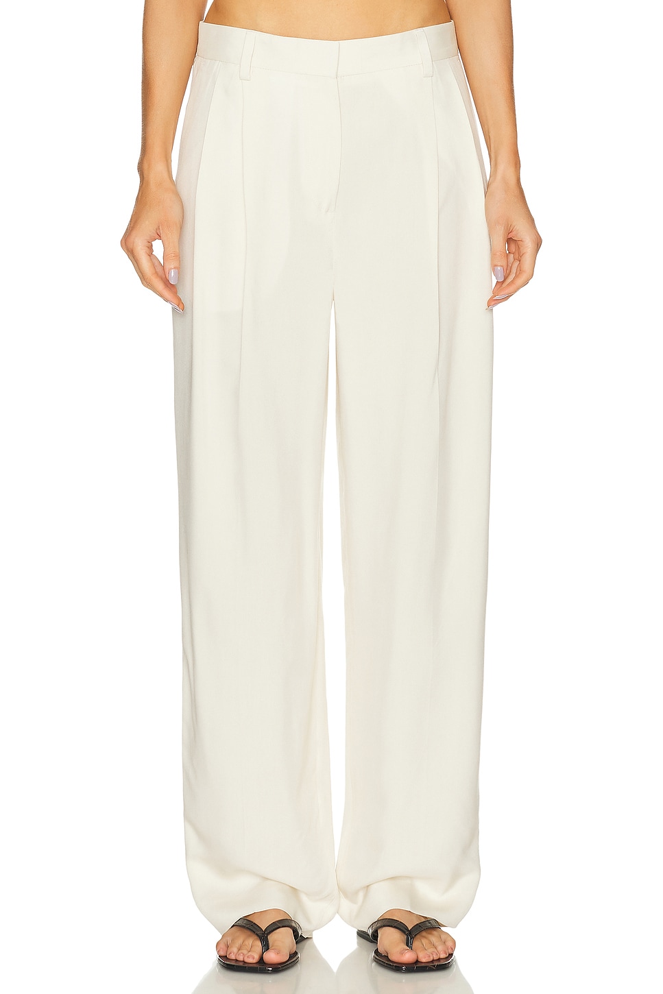 Double Pleat Straight Trouser in Ivory