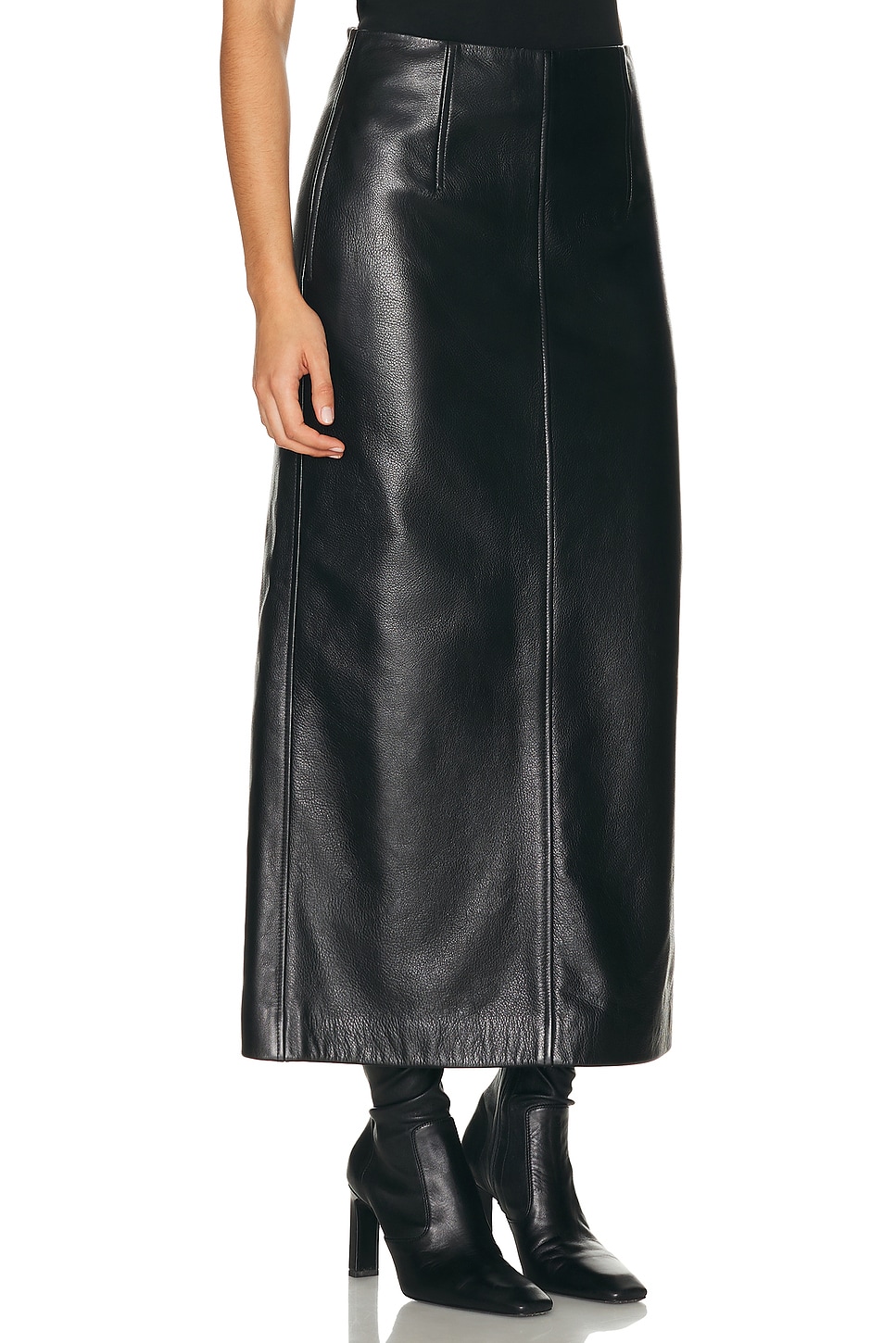 Totême Grained Leather Straight Skirt In Black