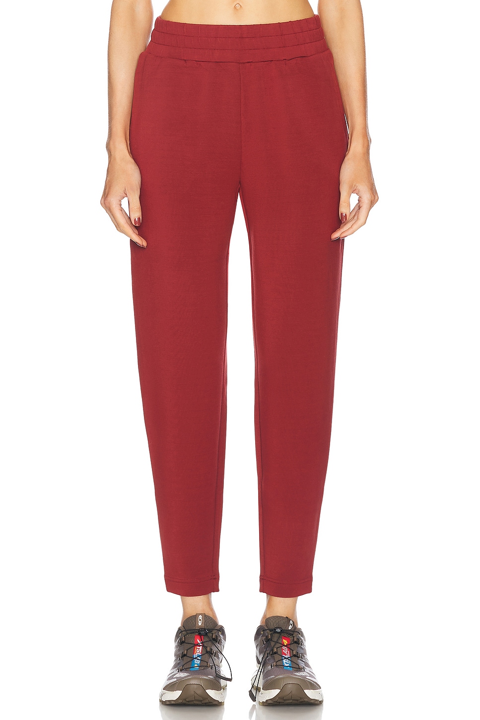 Shop Varley The Slim 27.5 Pant In Russet Brown