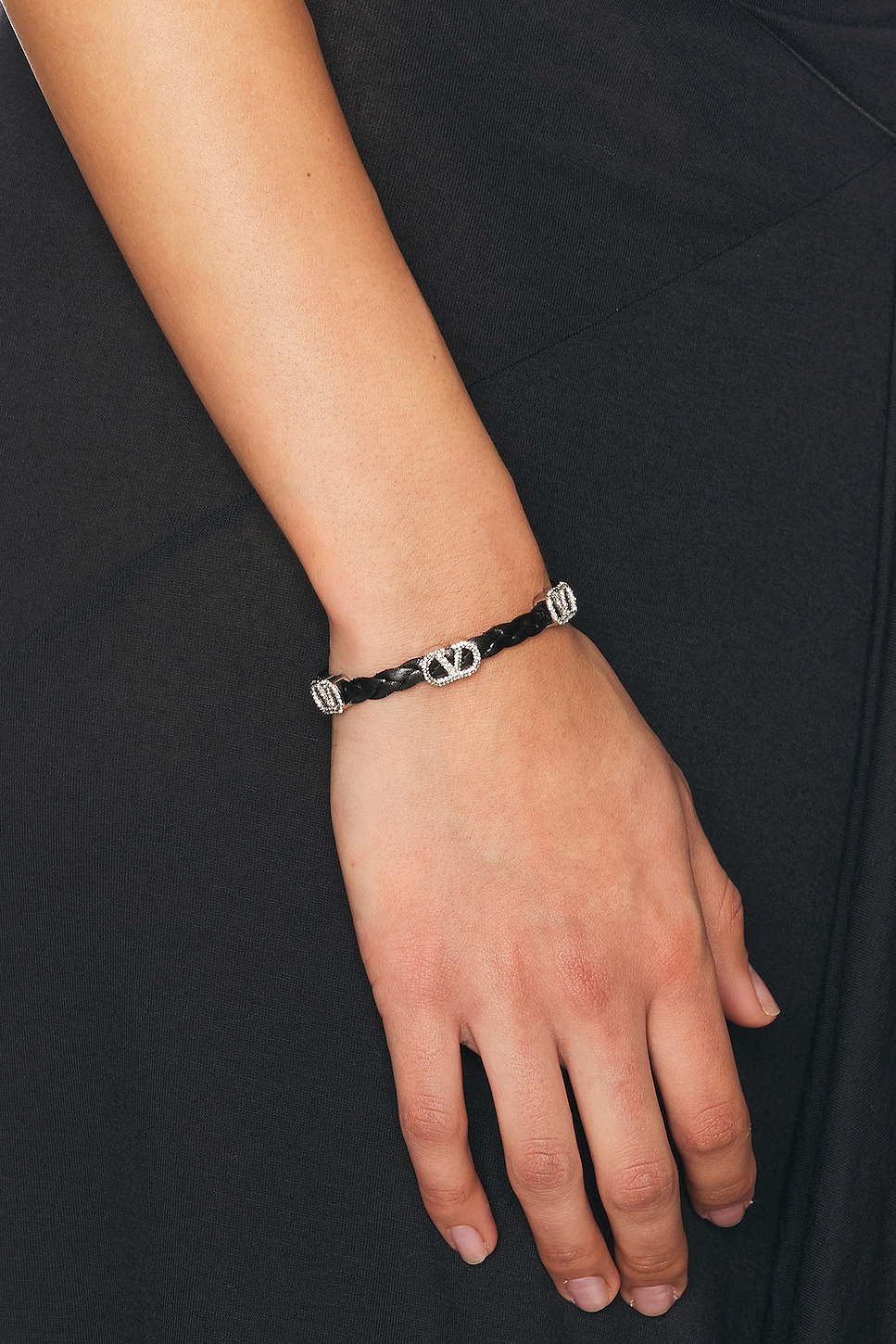 Valentino V Logo Signature Leather Bracelet In Nero & Crystal Silver Shade