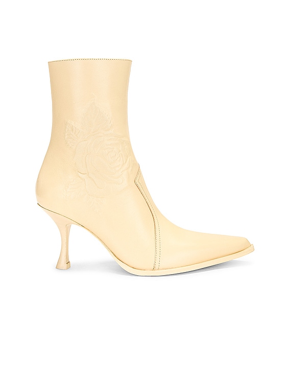 What to Wear with Beige Ankle Boots